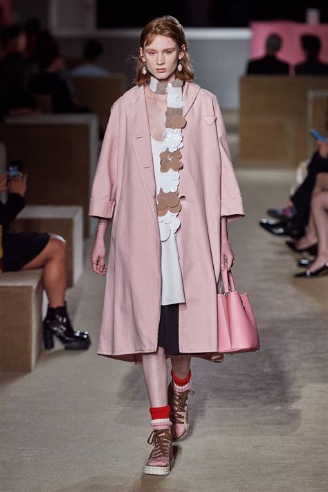 prada donna 2019 2020|prada fashion collection.